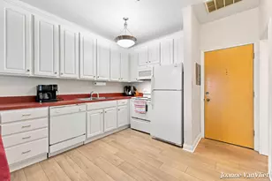 17 W 10th St, Holland, MI 49423 - Photo 4