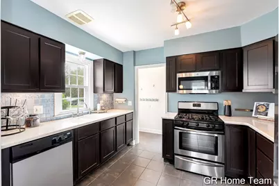 2138 Houseman Avenue NE, Grand Rapids, MI 49505 - Photo 14