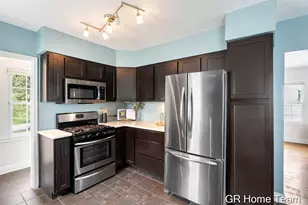 2138 Houseman Ave NE, Grand Rapids, MI 49505 - Photo 10