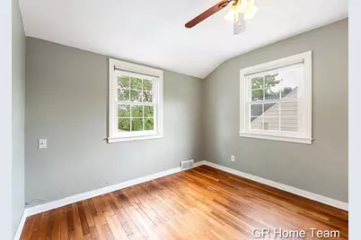 2138 Houseman Avenue NE, Grand Rapids, MI 49505 - Photo 24