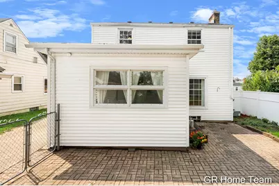2138 Houseman Avenue NE, Grand Rapids, MI 49505 - Photo 28