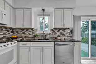 35075 Sansburn St, Westland, MI 48186 - Photo 10