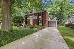 445 W Lawrence Ave, Zeeland, MI 49464 - Photo 2