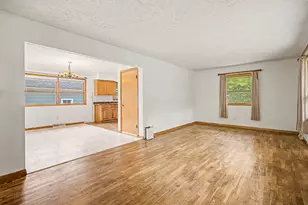808 Jones St, Marshall, MI 49068 - Photo 4