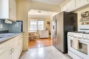 214 Cleveland St, Trenton, MI 48183 - Photo 8