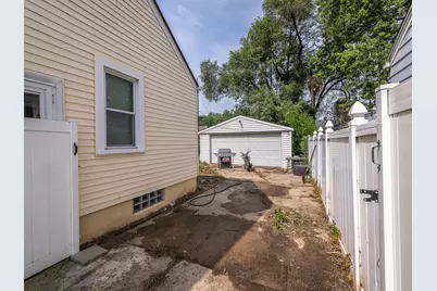 214 Cleveland Street, Trenton, MI 48183 - Photo 24