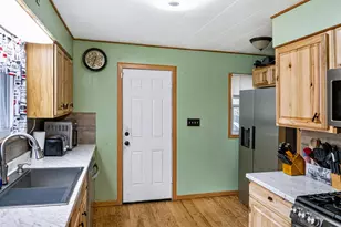 866 E Isabella Ave, Muskegon, MI 49442 - Photo 18