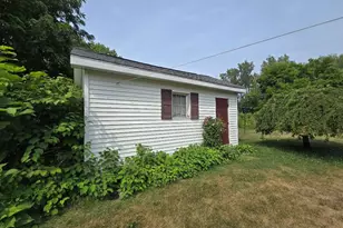 10702 Cutler St, Chippewa Lake, MI 49320 - Photo 22