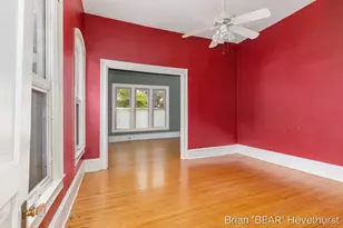 827 Fairview Ave NE, Grand Rapids, MI 49503 - Photo 10