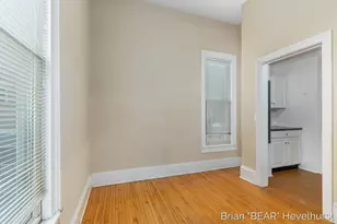 827 Fairview Ave NE, Grand Rapids, MI 49503 - Photo 16