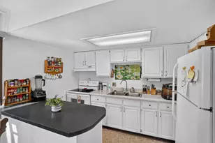 199 E 34th St, Holland, MI 49423 - Photo 12