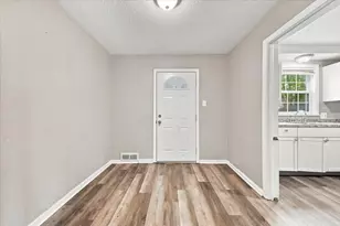 9690 Everts St, Detroit, MI 48224 - Photo 6