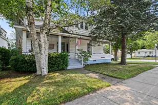 511 W Ludington Ave, Ludington, MI 49431 - Photo 1