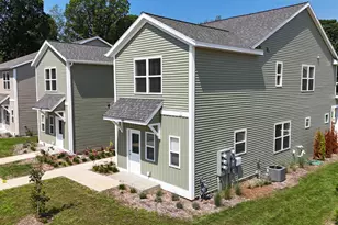311 Vista Green Dr, Holland, MI 49423 - Photo 4