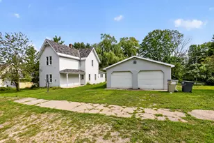 209 Underwood Ave, Leroy, MI 49655 - Photo 4