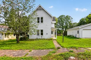209 Underwood Ave, Leroy, MI 49655 - Photo 2