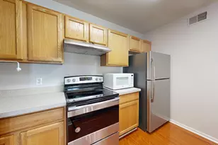 2771 S Knightsbridge Cir, Ann Arbor, MI 48105 - Photo 2
