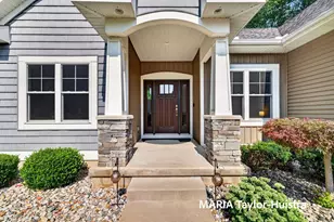 7827 Queenie Ct, Allendale, MI 49401 - Photo 2