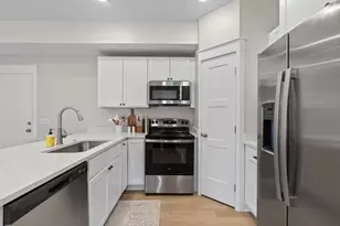 2104 Sherwood Ave, Holland, MI 49423 - Photo 10