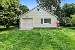 995 N Lakeshore Dr, Ludington, MI 49431 - Photo 4