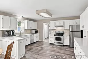 525 137th Ave, Wayland, MI 49348 - Photo 16