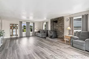 525 137th Ave, Wayland, MI 49348 - Photo 6