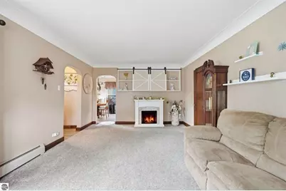 521 E Chapin Street, Cadillac, MI 49601 - Photo 6