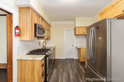 1106 Alpine Avenue NW, Grand Rapids, MI 49504 - Photo 8
