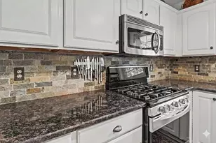 9959 W Sargent Rd, Fowlerville, MI 48836 - Photo 10