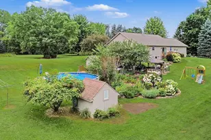 9959 W Sargent Rd, Fowlerville, MI 48836 - Photo 36