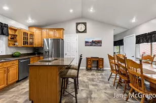 13727 Cleveland St, Nunica, MI 49448 - Photo 16