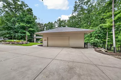 2246 Shelter Pointe Drive, Kalamazoo, MI 49008 - Photo 92