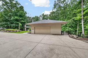 2246 Shelter Pointe Dr, Kalamazoo, MI 49008 - Photo 92