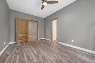 2246 Shelter Pointe Dr, Kalamazoo, MI 49008 - Photo 68