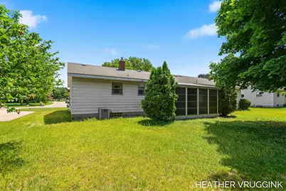 7917 Birchwood Avenue, Jenison, MI 49428 - Photo 4