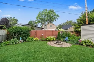 566 Lawndale Ct, Holland, MI 49423 - Photo 10