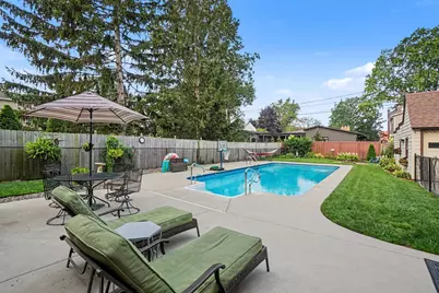 566 Lawndale Court, Holland, MI 49423 - Photo 6