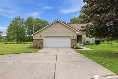 5303 Tiffany Avenue NE, Rockford, MI 49341 - Photo 2