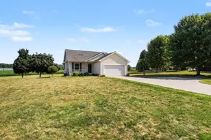 1045 Garfield St, Marne, MI 49435 - Photo 4