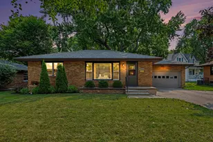 1507 Langley Ave, Saint Joseph, MI 49085 - Photo 2