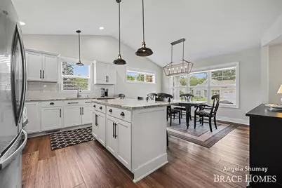 2637 Stockwood Drive NE, Grand Rapids, MI 49505 - Photo 6