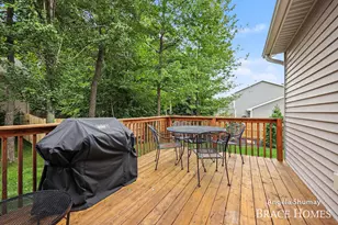 2637 Stockwood Dr NE, Grand Rapids, MI 49505 - Photo 24