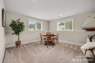 2637 Stockwood Dr NE, Grand Rapids, MI 49505 - Photo 14