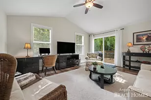 2637 Stockwood Dr NE, Grand Rapids, MI 49505 - Photo 4