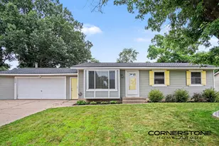 5098 Wallingford Dr NW, Comstock Park, MI 49321 - Photo 2