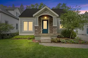 1257 Hillcrest Ave NW, Grand Rapids, MI 49504 - Photo 1