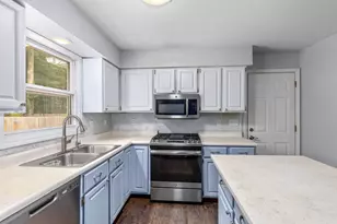 140 W Oak St, Fruitport, MI 49415 - Photo 8