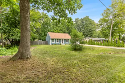 140 W Oak Street, Fruitport, MI 49415 - Photo 2