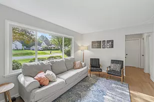 527 Fairfield Ave NW, Grand Rapids, MI 49504 - Photo 6