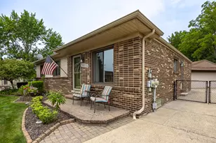 18233 Matthew Dr, Clinton Twp, MI 48035 - Photo 2